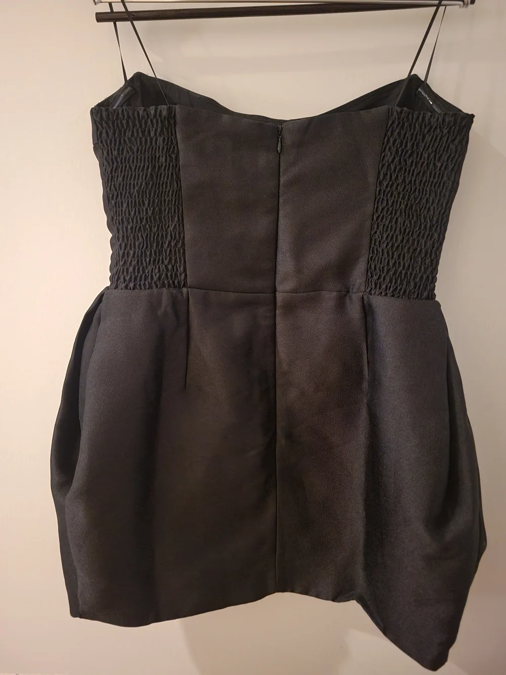 Amanda Uprichard Black Satin Mini Dress with Sweetheart Neckline - Picture 2 of 3